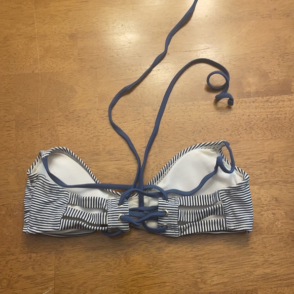 small bikini top - Picture 2 of 3